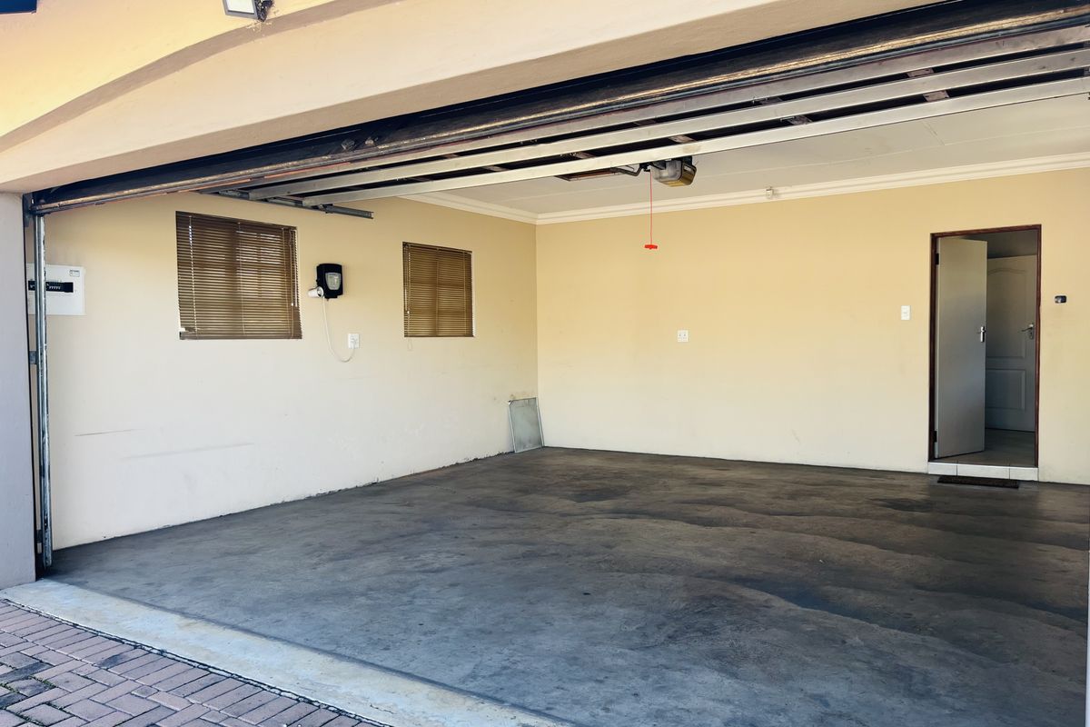 Move-in ready family home with a large yard in a well developed neighborhood with enhanced privacy. - Photo 2