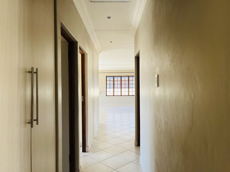 Move-in ready family home with a large yard in a well developed neighborhood with enhanced privacy. - Photo 10