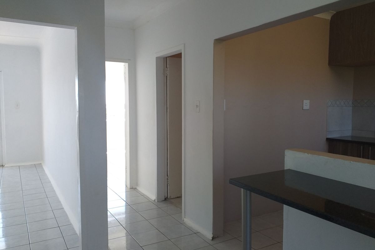 Affordable 2-Bedroom Living in the Heart of Southernwood - Photo 2