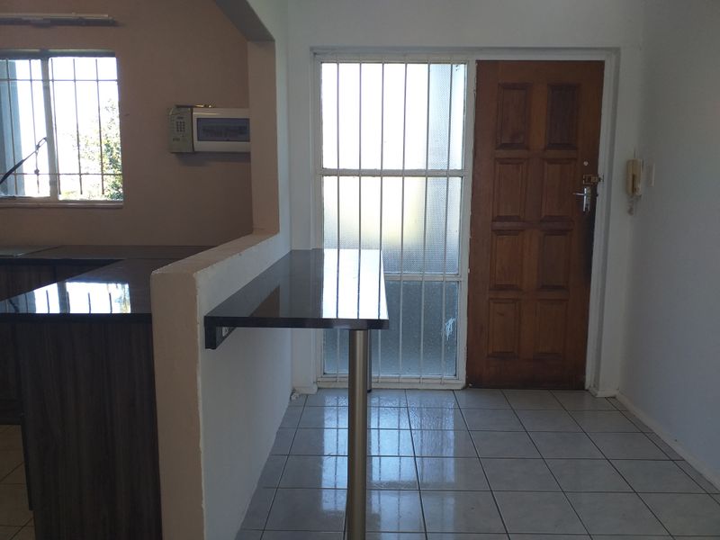 Affordable 2-Bedroom Living in the Heart of Southernwood - Photo 6