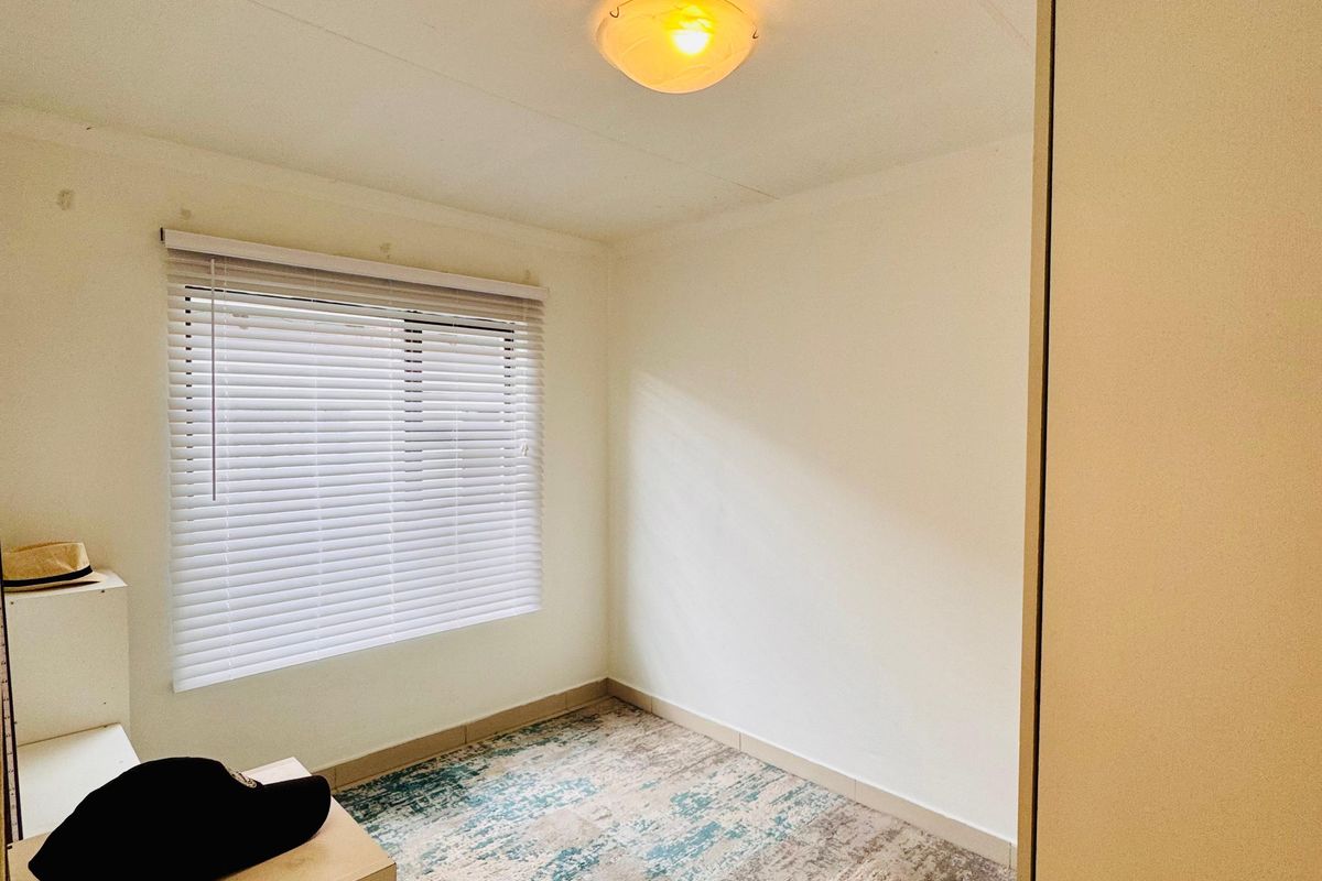 Stunning 3-bedroom secure townhouse - Photo 2
