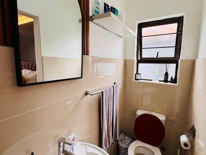 Stunning 3-bedroom secure townhouse - Photo 9