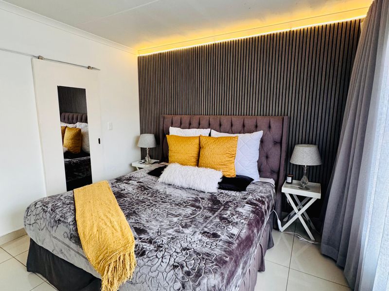 Stunning 3-bedroom secure townhouse - Photo 5