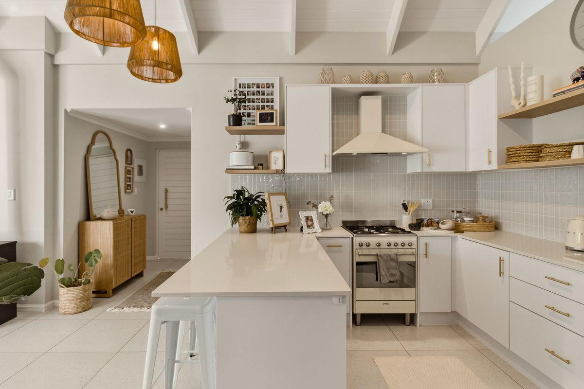 Luxury. Light. Location. A beautifully curated 3-bedroom home in Aan de Wijnlanden - Photo 4