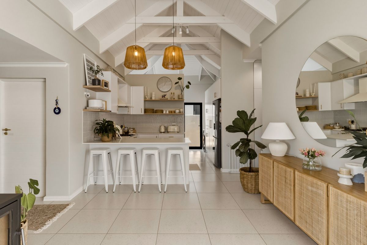 Luxury. Light. Location. A beautifully curated 3-bedroom home in Aan de Wijnlanden - Photo 5