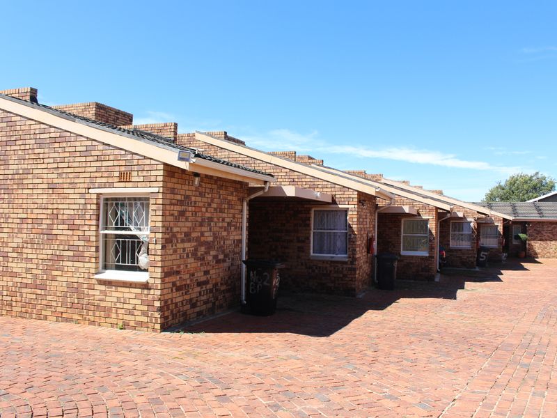 Modern, Spacious 3 Bedroom Unit - Photo 2