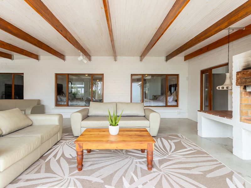 Beachfront Home Bidding from R6.5 Million!!! - Photo 10