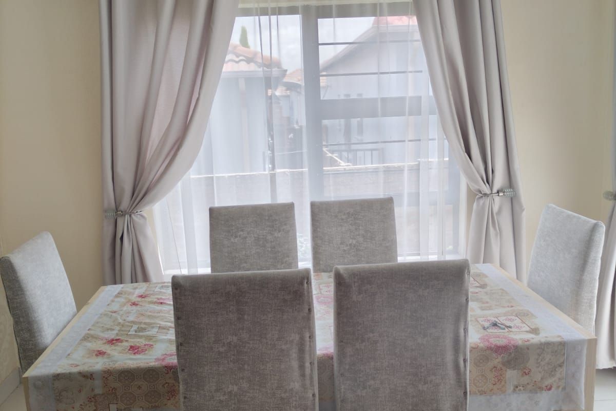 Stunning 3-bedroom secure townhouse - Photo 3