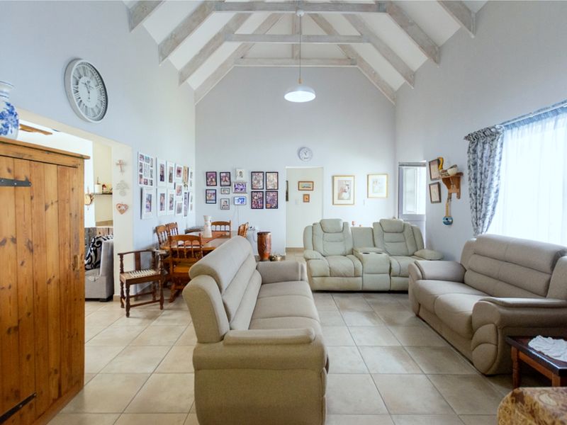 You are invited to explore this lovely three bedroom house. - Photo 8