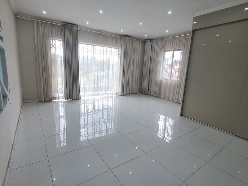 Charming Family Home For Sale in Shalimar Ridge - Photo 8