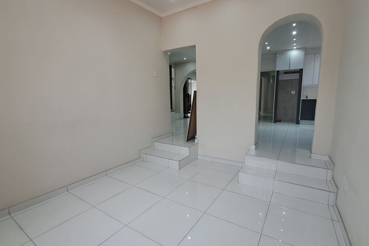 Charming Family Home For Sale in Shalimar Ridge - Photo 3