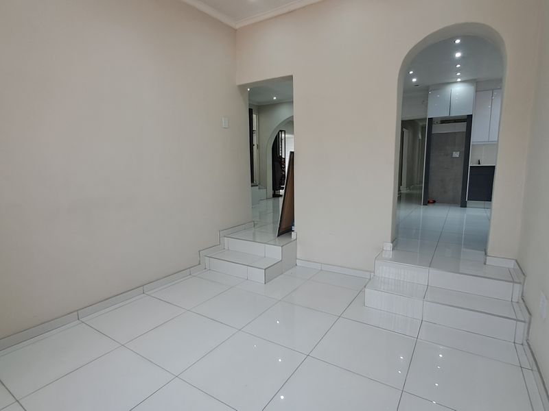 Charming Family Home For Sale in Shalimar Ridge - Photo 3