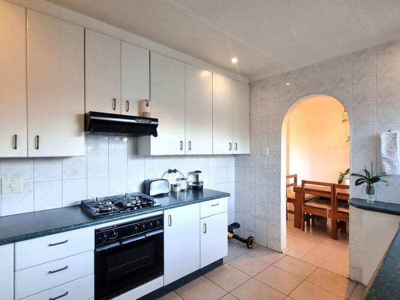 3 Bed, 2 Bath Family Home- Mimosa Park - Photo 7