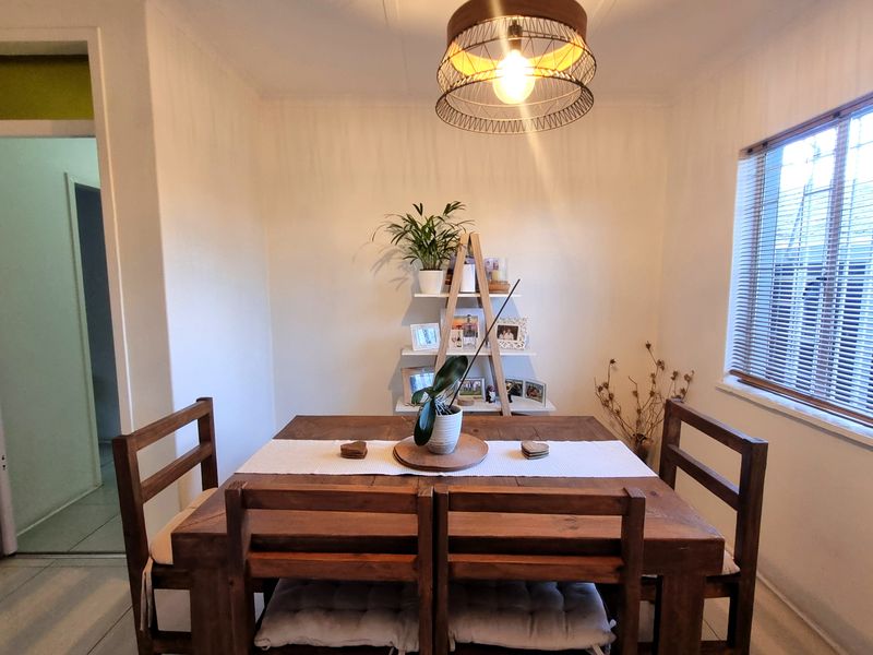 3 Bed, 2 Bath Family Home- Mimosa Park - Photo 8