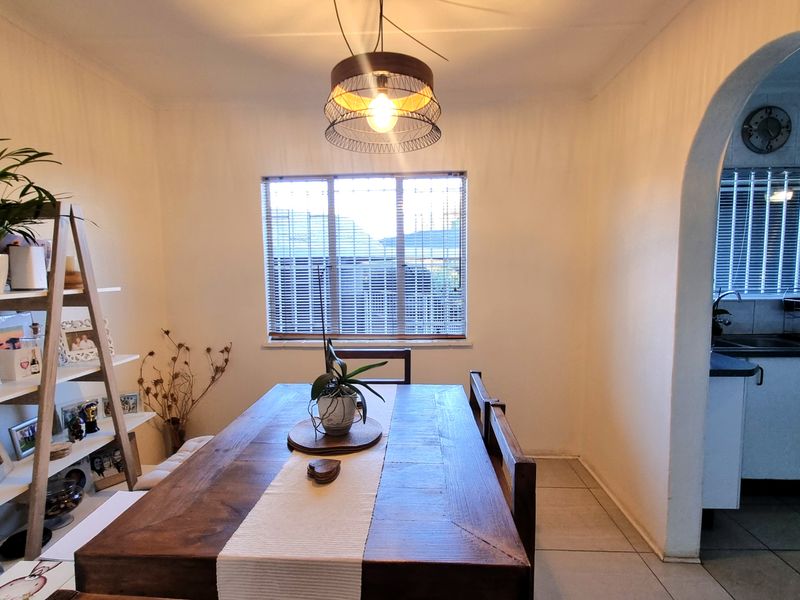 3 Bed, 2 Bath Family Home- Mimosa Park - Photo 9