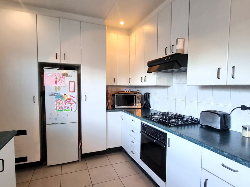 3 Bed, 2 Bath Family Home- Mimosa Park - Photo 6