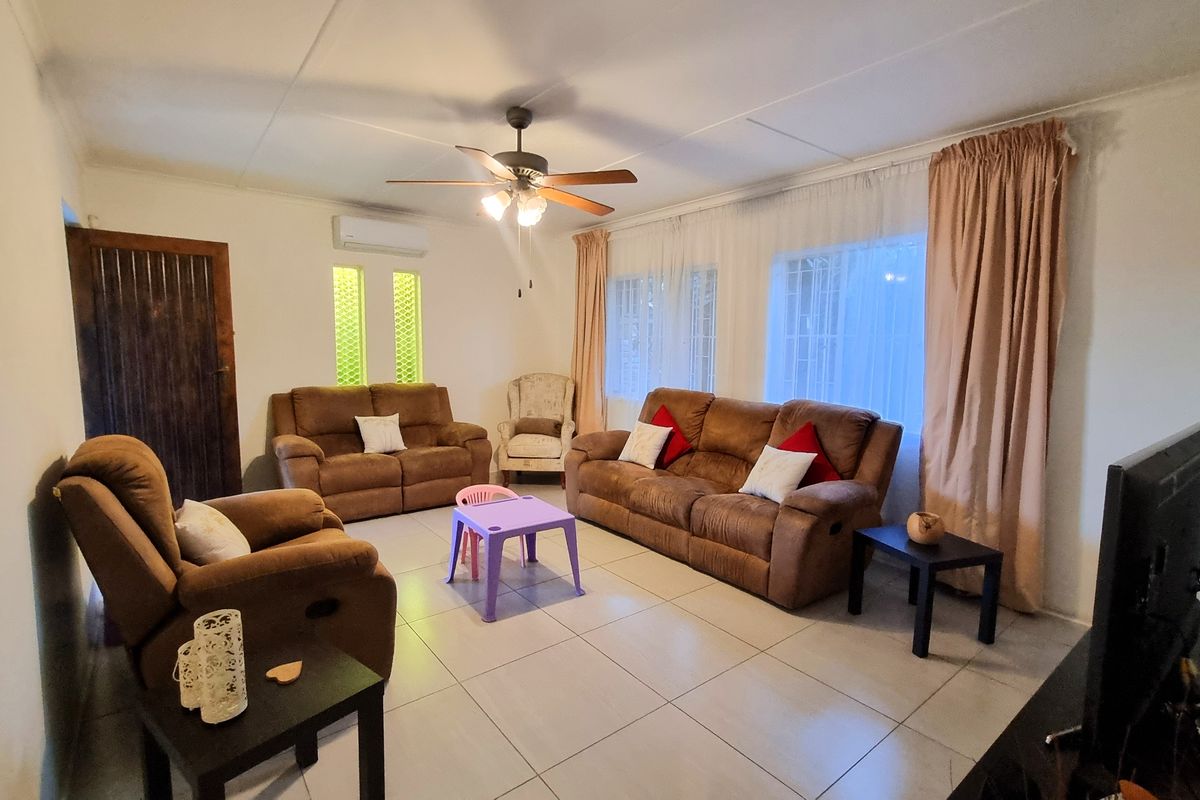 3 Bed, 2 Bath Family Home- Mimosa Park - Photo 3
