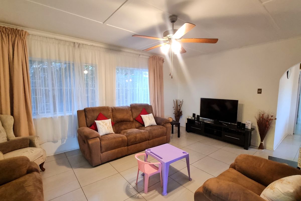 3 Bed, 2 Bath Family Home- Mimosa Park - Photo 4