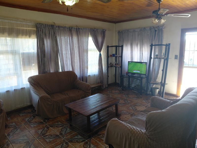 Family Home for Sale in Windsor Park, Despatch - Photo 6