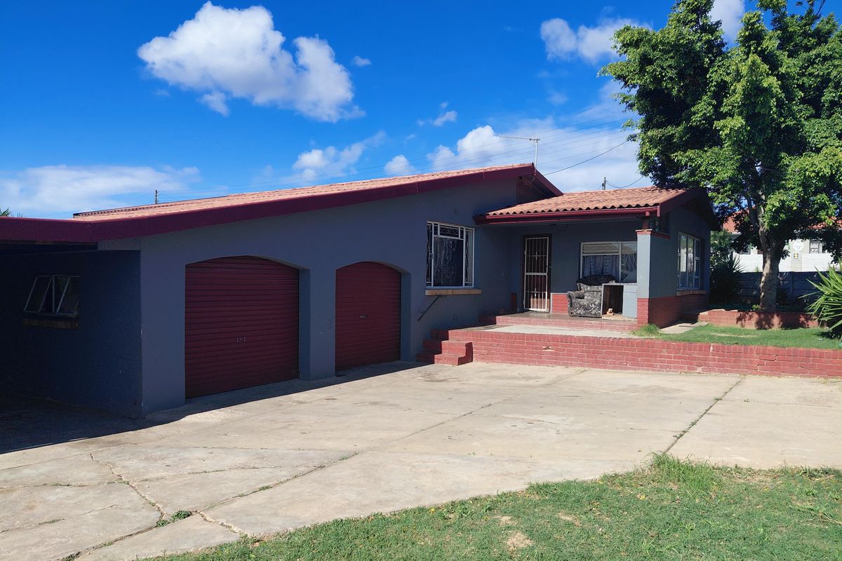 Family Home for Sale in Windsor Park, Despatch - Photo 3