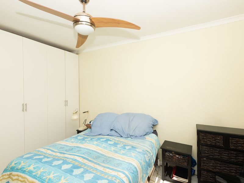 Spacious Family Home with 2 Income-Generating Granny Flats & Pool - Photo 10
