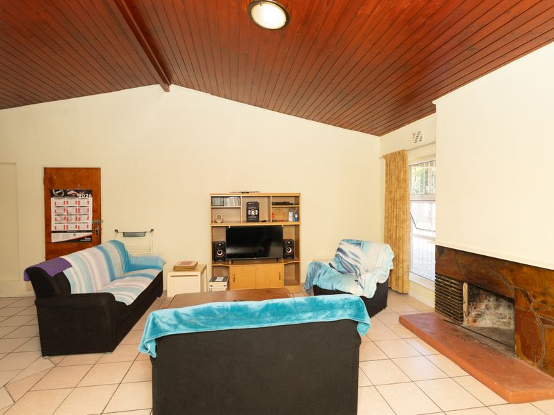 Spacious Family Home with 2 Income-Generating Granny Flats & Pool - Photo 6