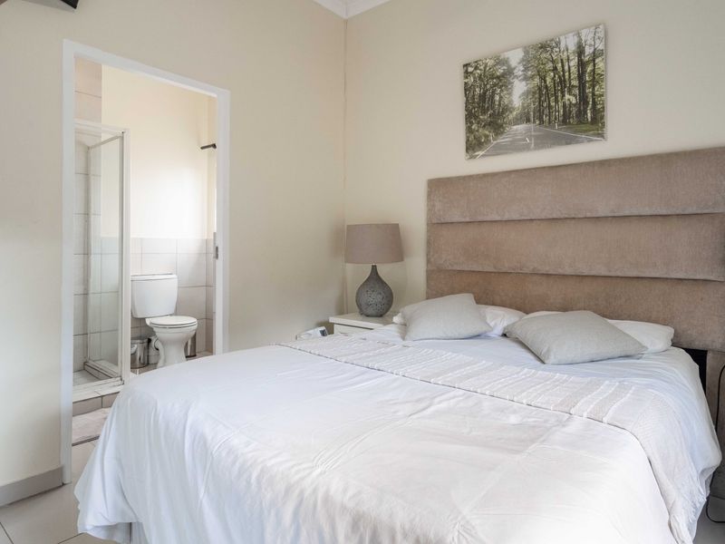 2 Bedroom Townhouse in gated community. - Photo 7