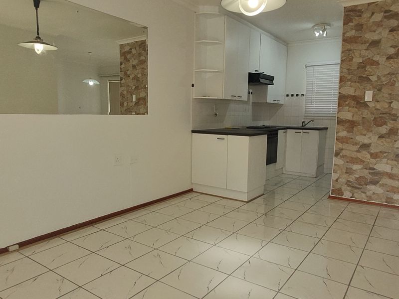 Cozy 2-bedroom Retirement Unit To Let in serene More Grove, Gqeberha—perfect for relaxed living! - Photo 4