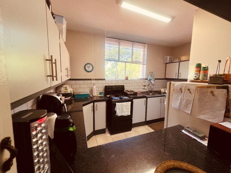 Spacious First-Floor Apartment in Wonderboom South - Photo 4