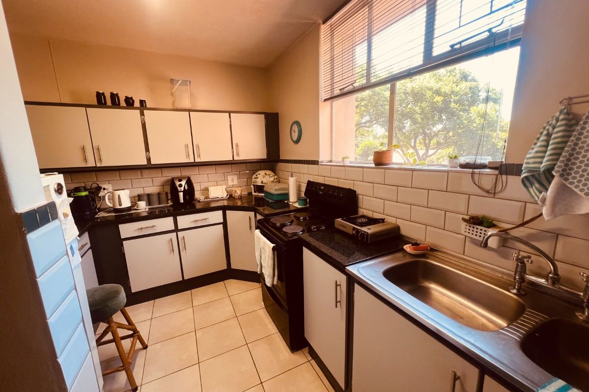 Spacious First-Floor Apartment in Wonderboom South - Photo 3