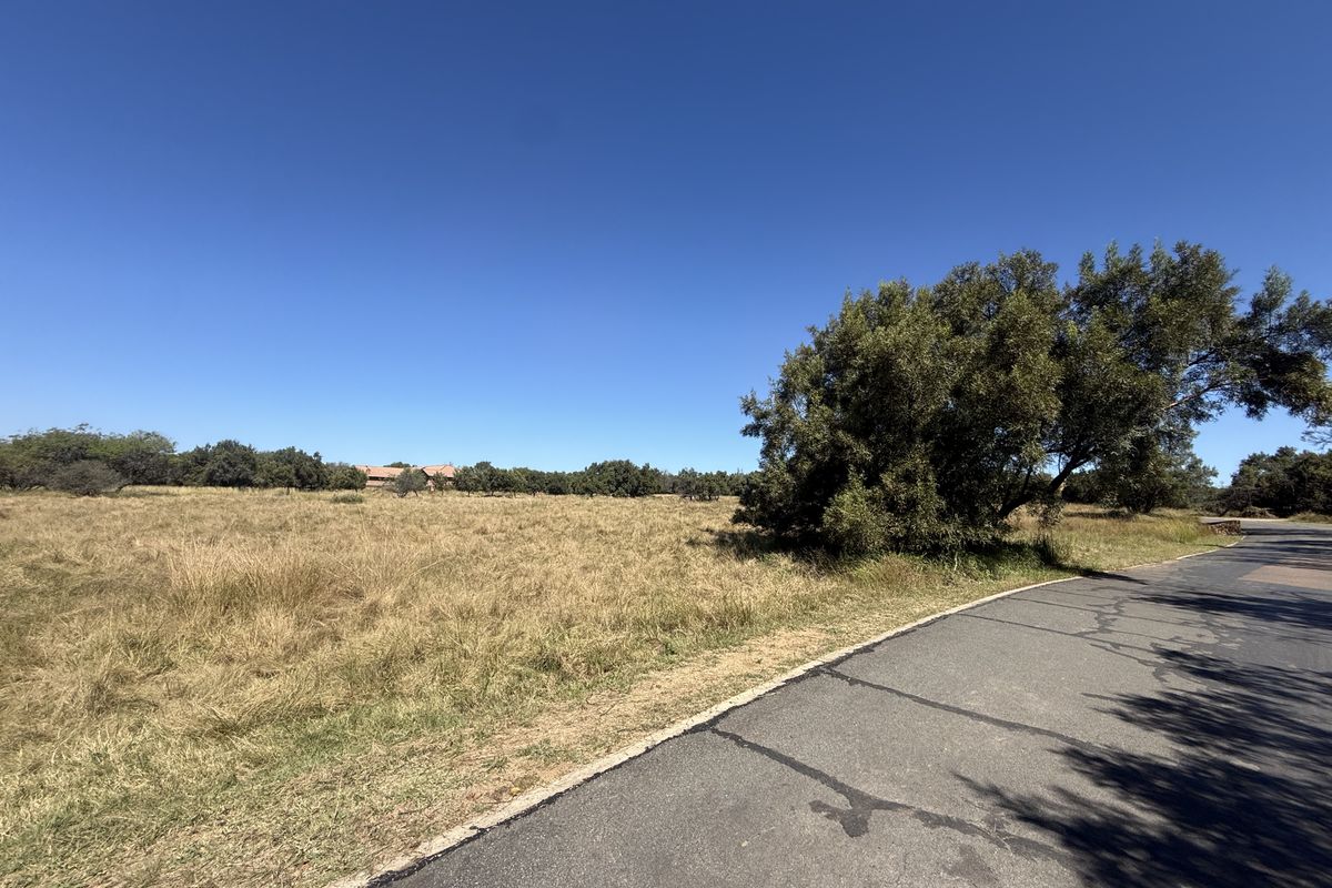 Limited vacant stand available in Leeuwfontein Estate - Photo 2