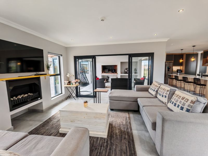 Enjoy Secure Golf Estate Living with Greenbelt Views - Photo 6