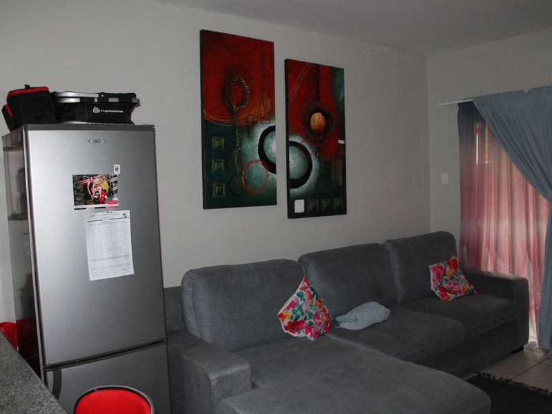 Secure & Seren Modern Ground Floor Living in Towerby, Johannesburg South - Photo 9