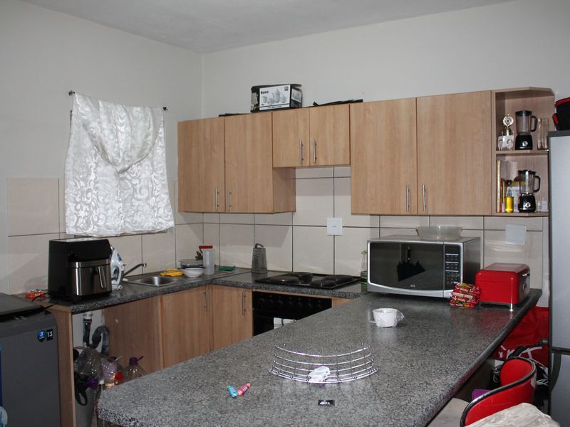 Secure & Seren Modern Ground Floor Living in Towerby, Johannesburg South - Photo 6