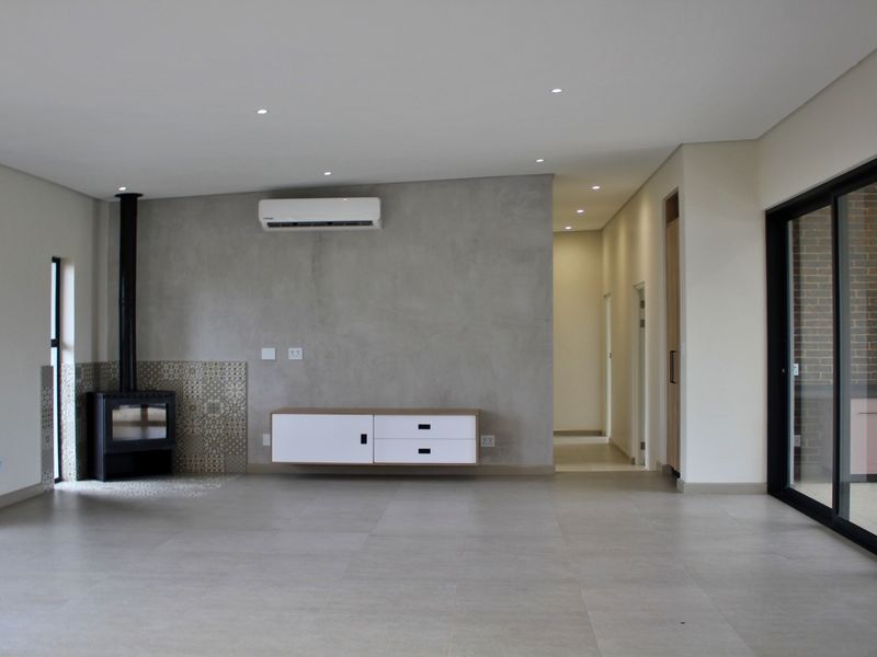 Space to Breathe, Room to Be - Photo 2