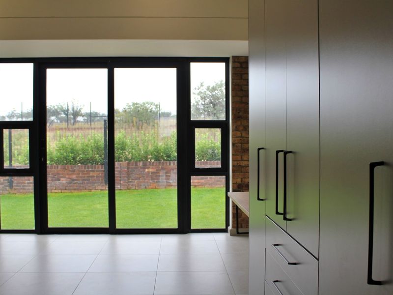 Space to Breathe, Room to Be - Photo 8