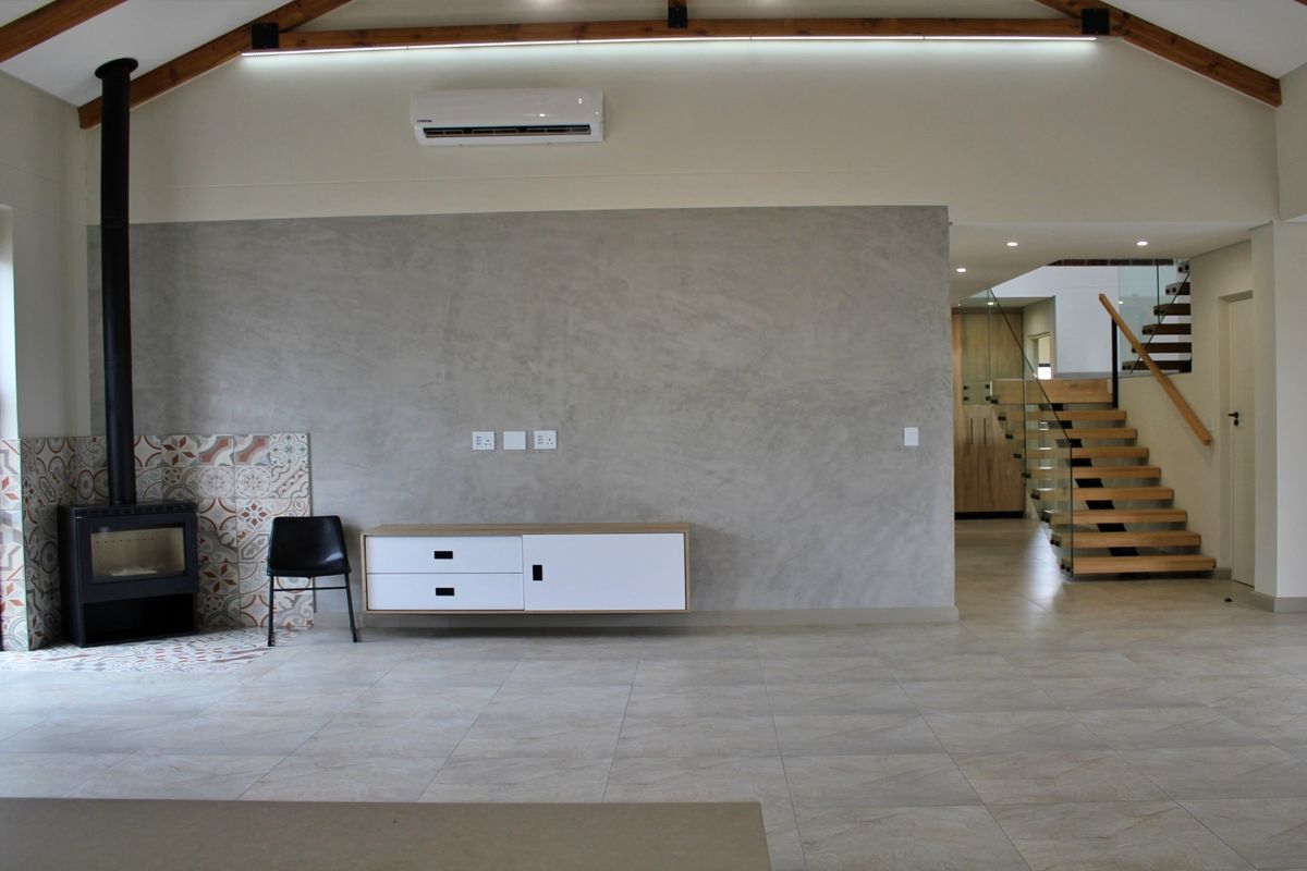 Two Levels, One Connected Home - Photo 4