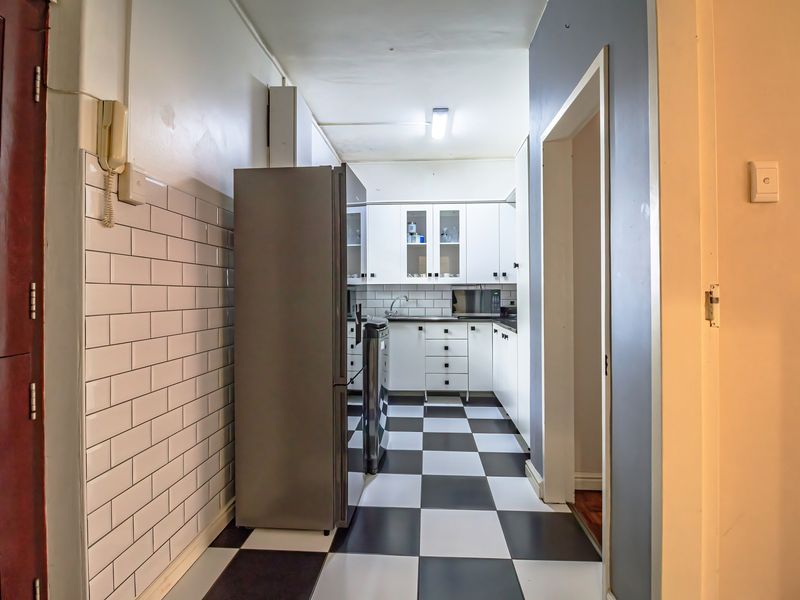 1 Bedroom Apartment - Photo 3