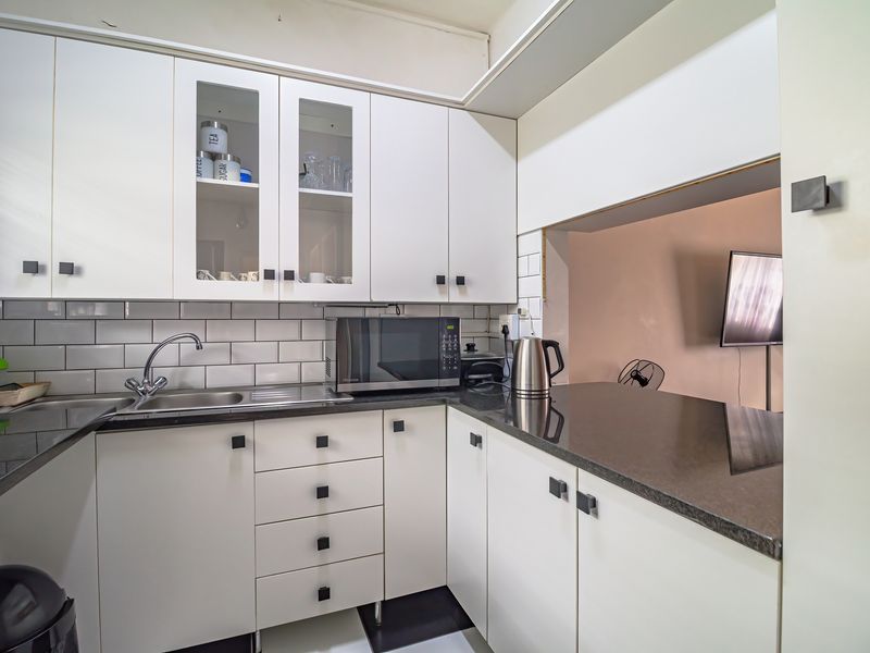 1 Bedroom Apartment - Photo 4