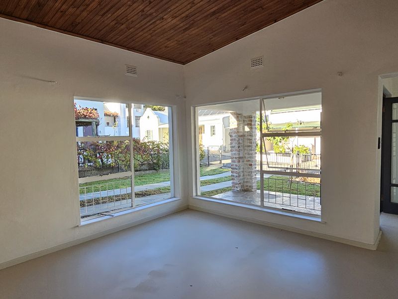 Comfortable 3-Bedroom Living in a Quiet, In-Demand Location - Photo 6