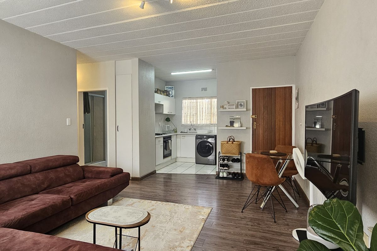 Smart Buy in Eden Glen – Ideal Home or Investment Opportunity - Photo 2