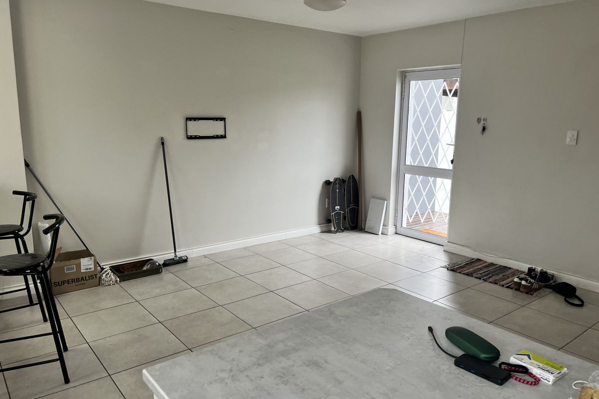 Cosy 2 Bedroom Duplex. Perfect for First Time Buyers or Investors - Photo 4