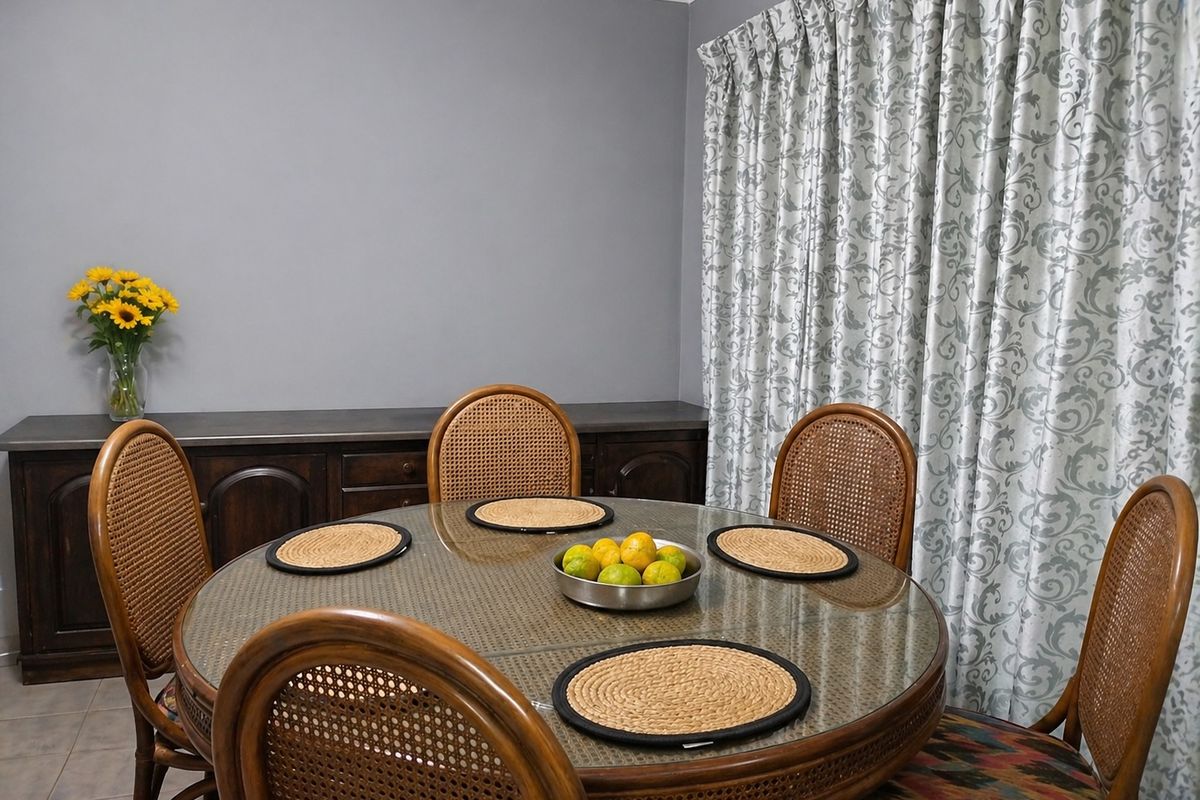 Stunning 4-bedroom home for sale in Oos Einde, Rustenburg! - Photo 4