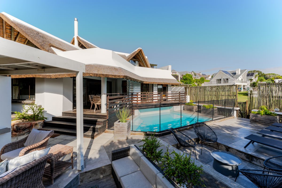 An oasis in central St Francis Village - let's glow it up! - Photo 4