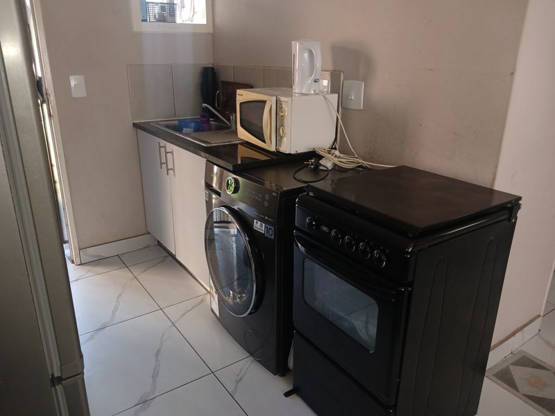 Move in ready unit available in Pine Oak Crescent - Photo 10