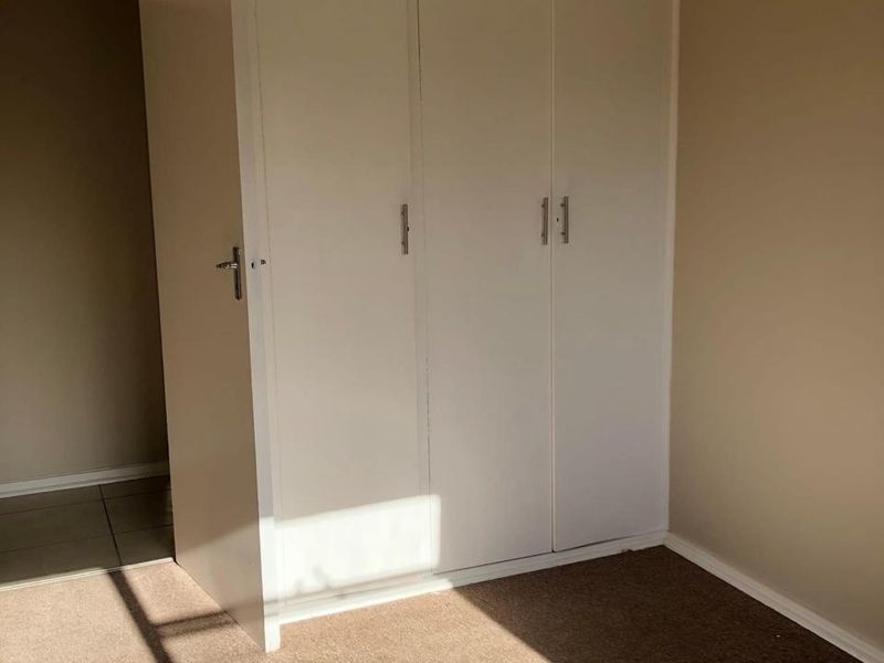 Charming 2-Bedroom Apartment for Rent in Walmer - Photo 4