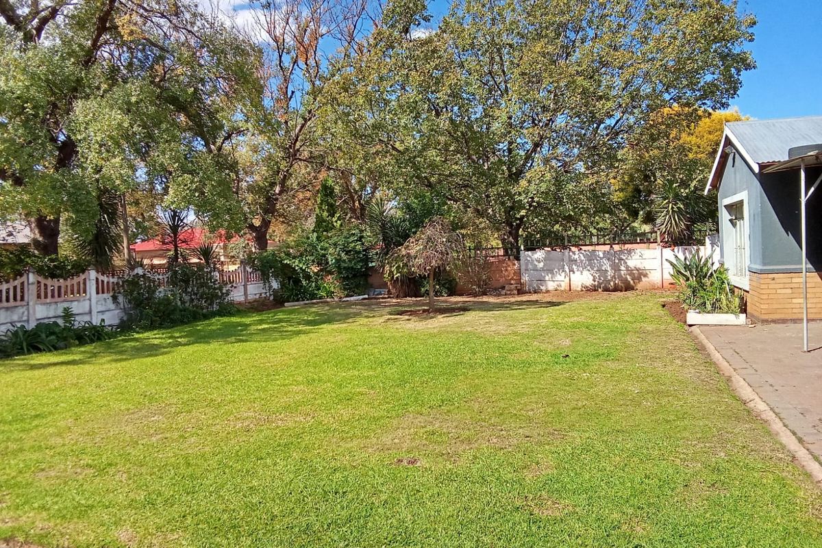 Fixer-Upper Opportunity in CW5 – Turn Potential into Profit - Photo 2