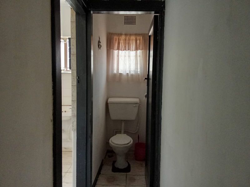 Fixer-Upper Opportunity in CW5 – Turn Potential into Profit - Photo 9