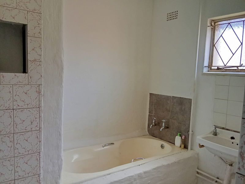 Fixer-Upper Opportunity in CW5 – Turn Potential into Profit - Photo 8