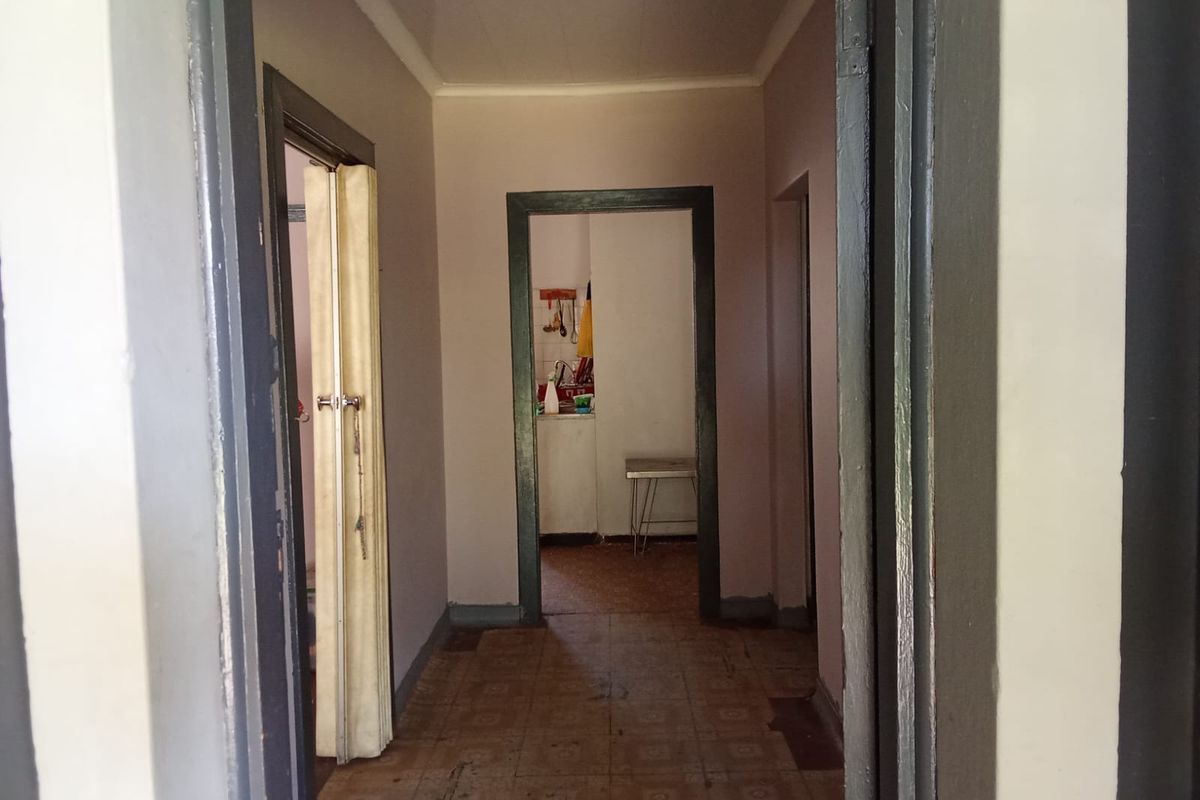 Fixer-Upper Opportunity in CW5 – Turn Potential into Profit - Photo 5